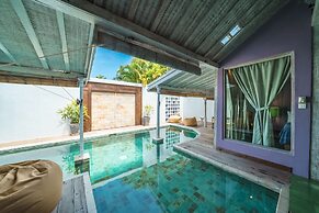 Villa West