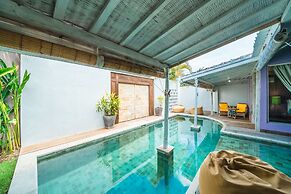 Villa West