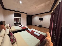 D'Japanese Tunnel Family Resort