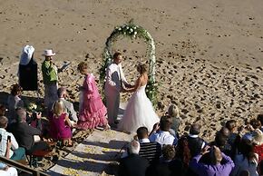 The Pink Lodge on the Beach