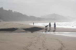 The Pink Lodge on the Beach