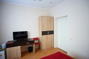 Maksim Hotel