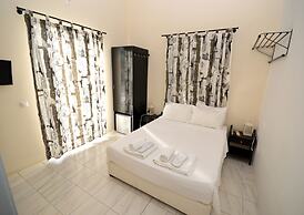 Koukounari Rooms