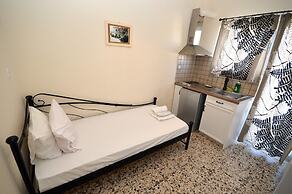 Koukounari Rooms