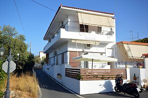 Koukounari Rooms