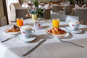 Zeus Residence Hotel