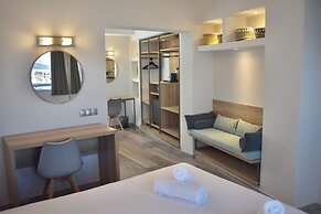 Xenophon Hotel