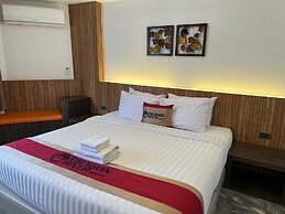Dragon River Avenue Hotel