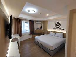 Dragon River Avenue Hotel