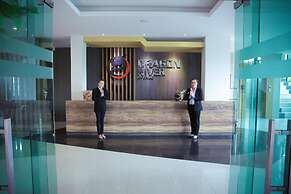 Dragon River Avenue Hotel