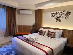 Dragon River Avenue Hotel
