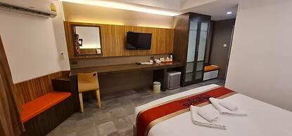 Dragon River Avenue Hotel