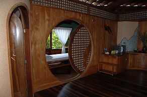 NoaNoa Island