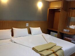 AtMe2 Hotel
