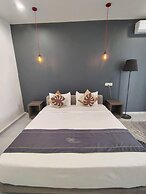 White Boutique Hotel & Residences