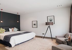 White Boutique Hotel & Residences