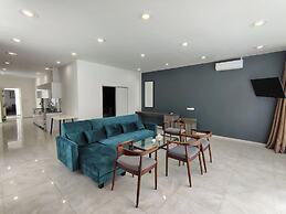 White Boutique Hotel & Residences