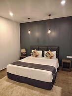 White Boutique Hotel & Residences