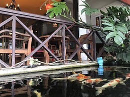 EZ House & Cafe