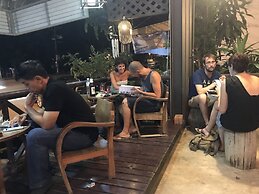 EZ House & Cafe