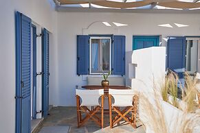 Cleopatra Seaside Homes Paros
