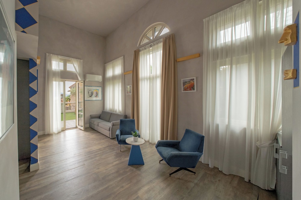 Hotel Al Campanile - Luxury Suites & Apartments