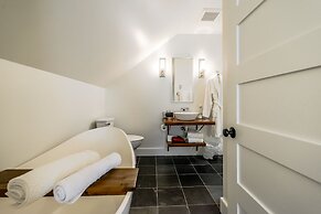 Woodbourne Inn