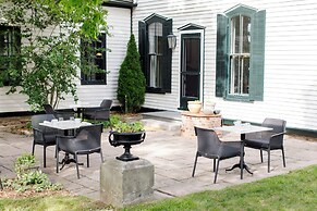 Woodbourne Inn