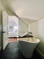 Woodbourne Inn