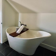 Woodbourne Inn