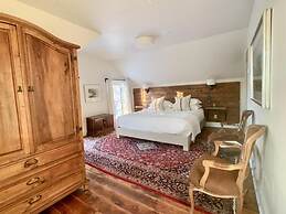 Woodbourne Inn