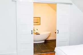 Woodbourne Inn
