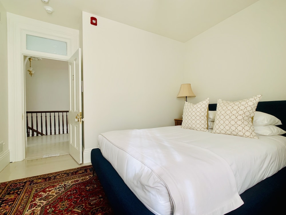 Woodbourne Inn
