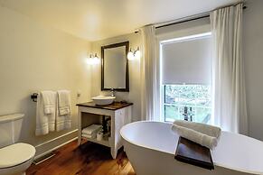 Woodbourne Inn