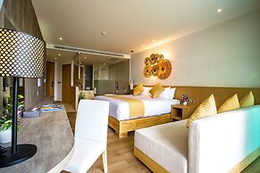 Crest Resort & Pool Villas