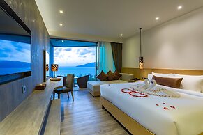Crest Resort & Pool Villas