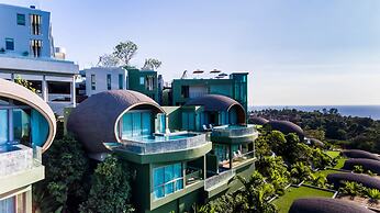 Crest Resort & Pool Villas