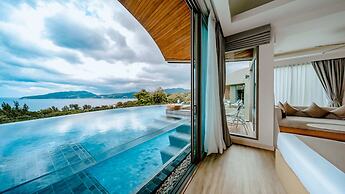 Crest Resort & Pool Villas