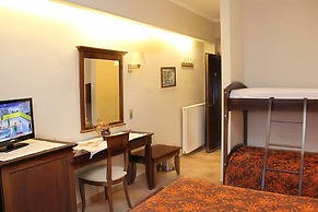 Mythos Hotel