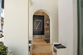 Z Otel