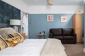 Rosaire Guest House