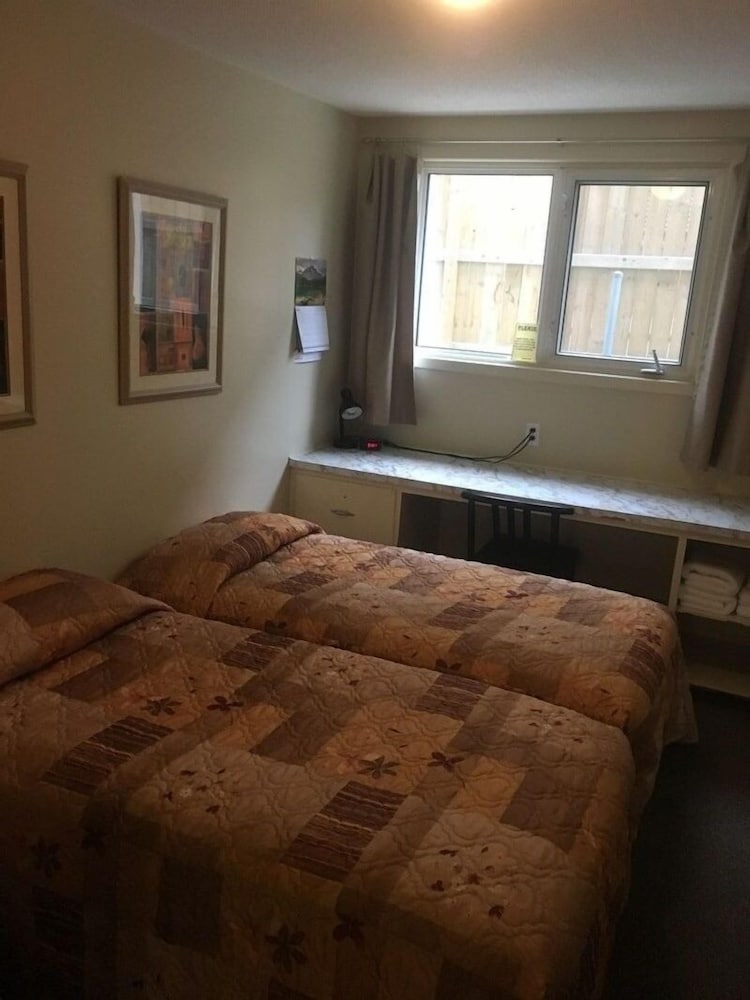 Laura's Lodge