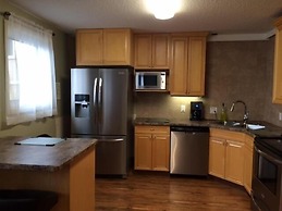 Laura's Lodge