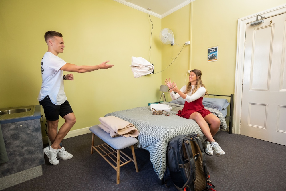 YHA Newcastle Beach