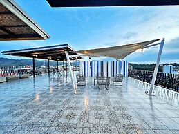 The Sixteenth Naiyang Beach Hotel