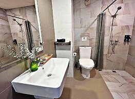 The Sixteenth Naiyang Beach Hotel