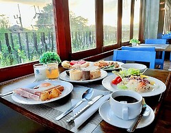 The Sixteenth Naiyang Beach Hotel