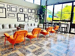 The Sixteenth Naiyang Beach Hotel