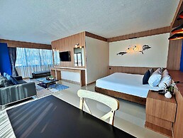 The Sixteenth Naiyang Beach Hotel