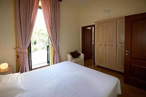 Divina House B&B